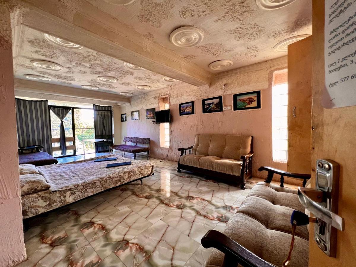 Smile Guesthouse تبليسي المظهر الخارجي الصورة